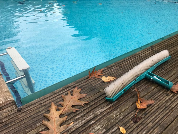 Reasons to AVOID DIY Swimming Pool Maintenance